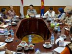 suasana-rapat-teknis-di-ruang-kbri-myanmar-di-yangon_20170922_135820.jpg