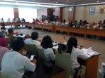 suasana-rdp-di-komisi-a-dprd-sumut-dalam-menengahi-masalah-sengketa-lahan_20170801_145318.jpg