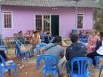suasana-rumah-duka-balita-fss-yang-tewas-dengan-luka-di-tubuh.jpg