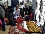 suasana-rumah-duka-bayi-yang-dibunuh-ibunya.jpg