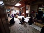 suasana-rumah-duka-didi-kempot-di-kabupaten-ngawi_20200505_112931.jpg