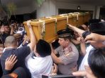 suasana-rumah-duka-gus-sholah_20200203_103752.jpg