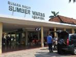 suasana-rumah-sakit-sumber-waras-jakarta-barat-senin-184_20160616_092608.jpg