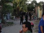 suasana-setelah-ledakan-di-sebuah-rumah-di-puri-pattene-permai-biringkanaya-makassar-sore_20150803_193011.jpg
