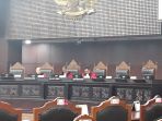 suasana-sidang-pendahuluan-uji-materi-undang-undang-nomor-7-tahun-2017_20180703_125743.jpg