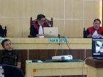 suasana-sidang-vonis-kasus-pembobolan-uang-nasabah-bank.jpg