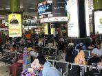 suasana-stasiun-gambir-jakarta-pusat-senin-1742023.jpg