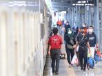 suasana-stasiun-pasar-senen-jelang-larangan-mudik_20210428_235246.jpg