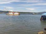 suasana-teluk-ambon-di-dekat-dermaga-penyebrangan-speed-boad.jpg
