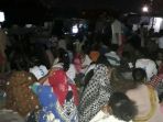 suasana-warga-kampung-akuarium-saat-nobar-debat-cagun-dan-cawagub-dki-jumat-1312017-malam_20170113_215501.jpg