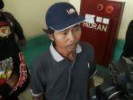 subandi-ayah-asep-yaya-bocah-penelan-peluit.jpg
