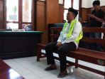 subiyanto-menjalani-sidang-vonis-di-pn-surabay_20180718_211735.jpg