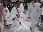 suhardi-alius-dampingi-ibu-umroh-bersama-keluarga_20180930_203021.jpg