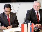 suhardi-alius-indonesia-slowakia-teken-mou-penanggulangan-terorisme-bersama-sama.jpg