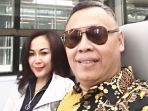 suhendra-dan-istri_20180726_090800.jpg