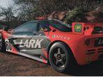 supercar-sport-mclaren-f1-gtr-dipakai-buatangkut-pohon-natal-video-viral.jpg