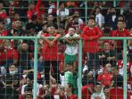 suporter-timnas-indonesia-beri-dukungan-secara-damai_20220707_073711.jpg