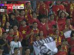 suporter-vietnam-bersedih-setelah-timnya-kalah-0-3-dari-indonesia.jpg