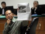 suryadharma-ali-jalani-sidang-dakwaan-di-pengadilan-tipikor_20150901_140757.jpg