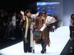 susi-pudjiastuti-di-catwalk-jfw-2019_20181024_114444.jpg