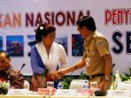 susi-pudjiastuti-hadiri-seminar-kelautan-di-balai-kota-dki_20150421_170155.jpg