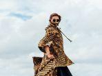 susi-pudjiastuti-saat-didapuk-jadi-model-anne-avantie.jpg