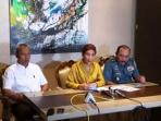 susi-pudjiastuti-shakira_20151110_185743.jpg