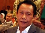 sutiyoso-duduk.jpg