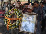 sutopo-purwo-nugroho-dimakamkan-di-kampung-halamannya-boyolali_20190708_223732.jpg