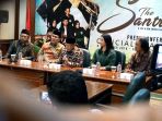sutradara-livi-zheng-dan-pbnu-garap-film-the-santri_20190910_161620.jpg