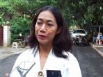 sutradara-nia-dinata-saat-ditemui-usai-bersilaturahmi-ke-kediaman_20181106_184154.jpg