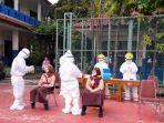 swab-massal-terhadap-siswa-dan-guru-di-smpn-2-depok.jpg