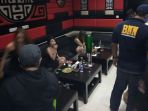 sweeping-di-karaoke-grahadi-bali_20170721_094221.jpg