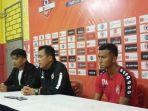 syafrianto-rusli-menyatakan-mundur-dari-pelatih-kepala-semen-padang-fc.jpg