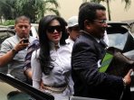 syahrini-diperiksa-bareskrim-mabes-polri_20150302_184009.jpg