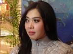 syahrini-gala-premiere_20160616_133651.jpg