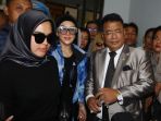 syahrini-jadi-saksi-sidang-first-travel_20180402_122044.jpg