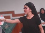 syahrini-jadi-saksi-sidang-first-travel_20180402_153303.jpg