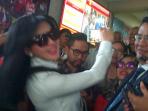 syahrini-selfie_20150302_143847.jpg
