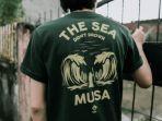t-shirt-035345.jpg