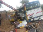 tabrakan-bus-adu-kambing-di-senegal.jpg
