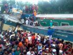 tabrakan-kereta-bangladesh.jpg