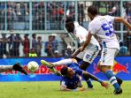 tahan-arema-2-2-di-kandangnya-persib-melaju-ke-babak-8-besar_20190222_222016.jpg