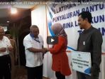 tak-hanya-salurkan-bantuan-pt-pelindo-iii-banjarmasin-juga-berikan-bekal-pengetahuan-bisnis_20171116_163529.jpg