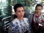 tak-lagi-murung-istri-irman-gusman-sudah-bisa-tersenyum-di-kpk_20161003_162446.jpg