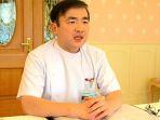 takeshi-hasuda-kepala-rumah-sakit-jikei.jpg