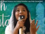 tampil-perdana-sebagai-penyanyi-aura-gutawa-nyanyikan-lagu-religi-ciptaan-ayah_20180508_133327.jpg