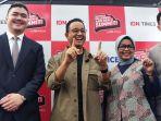 tampilan-dan-gaya-anies-baswedan-di-acara-milenial-dan-gen-z-di-senayan-park.jpg
