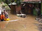 tanggul-sungai-cigede-jebol-rumah-warga-terendam-banjir_20240112_210846.jpg