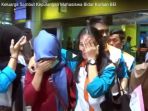 tangis-haru-keluarga-sambut-kepulangan-mahasiswa-bidar-korban-bei_20180118_133114.jpg